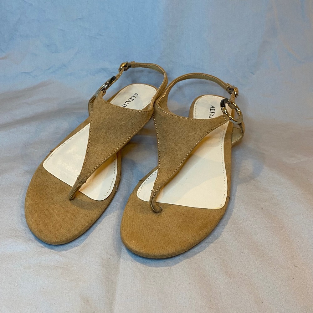 Alfani Women Tan Slingback Thong Sandals Flat Heel Size 6M‎
